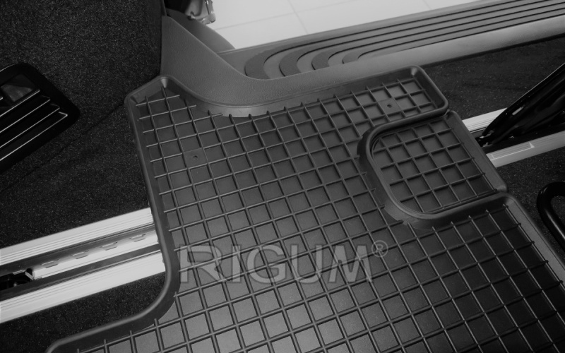 Резиновые коврики подходят для автомобилей MERCEDES Vito 3-ий ряд 2014-