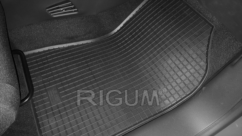 Резиновые коврики подходят для автомобилей CITROËN C3 2017-