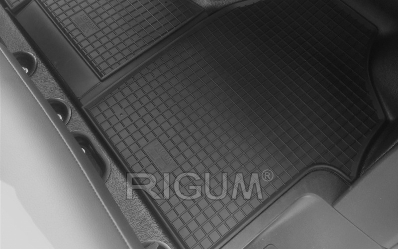 Rubber mats suitable for OPEL Vivaro 2/3m 2020-