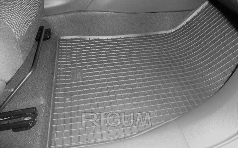Rubber mats suitable for NISSAN Pulsar 2014-
