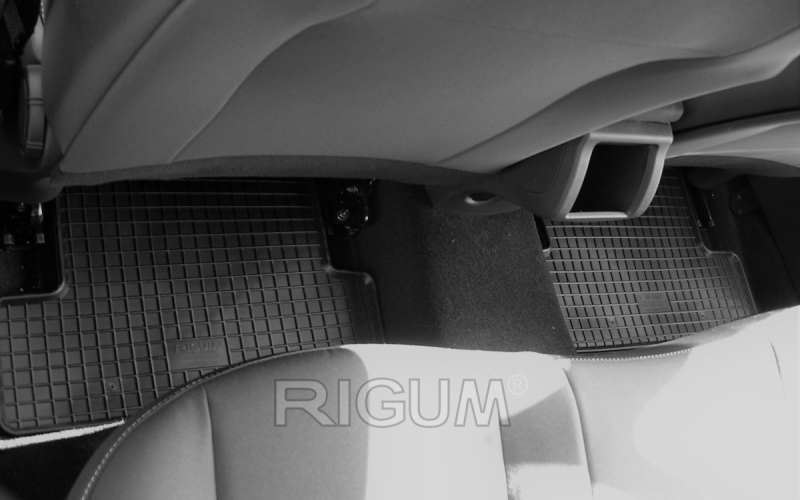 Резиновые коврики подходят для автомобилей RENAULT Megane Hatchback 2009-