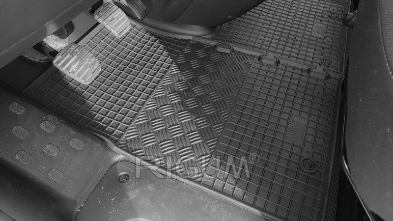 Rubber mats suitable for OPEL Vivaro 3m 2014-