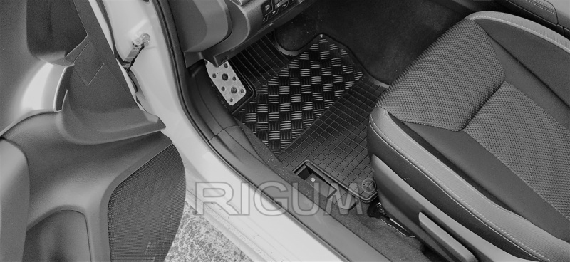 Rubber mats suitable for SUBARU XV 2018-
