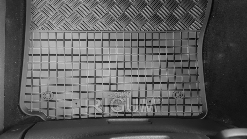 Rubber mats suitable for VW Touran 5m 2003-