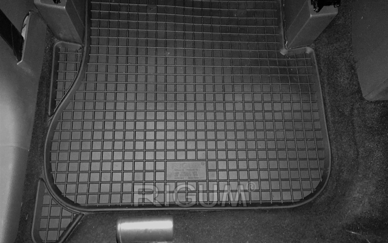 Rubber mats suitable for VW Touran 5m 2003-