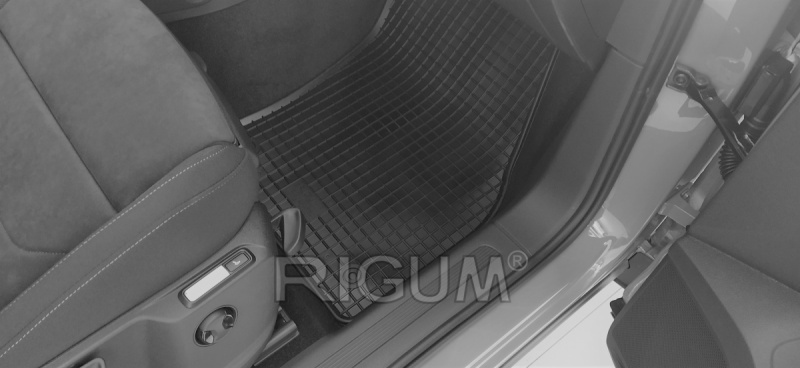 Rubber mats suitable for VW Touran 2015-