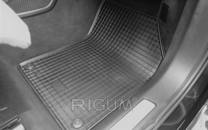Резиновые коврики подходят для автомобилей VOLVO XC60 PHEV 2017-