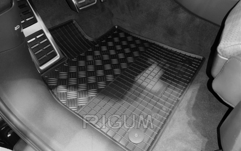 Резиновые коврики подходят для автомобилей AUDI Q5 2017-
