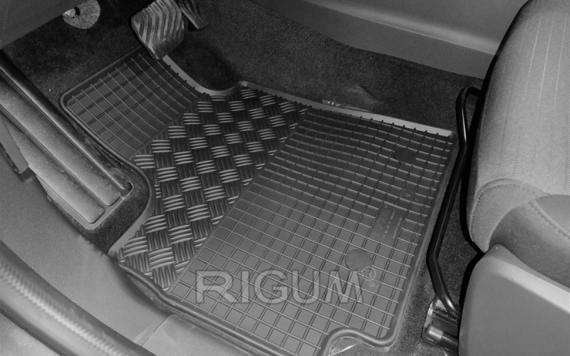 Резиновые коврики подходят для автомобилей RENAULT Arkana Hybrid 2021-
