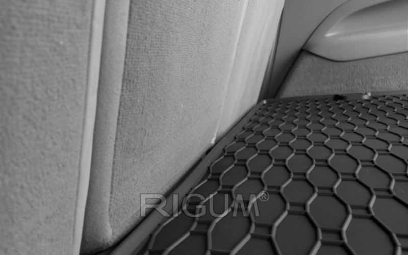 Резиновые коврики подходят для автомобилей AUDI Q7 5 мест 2007-/7 мест - откинут 3-й ряд