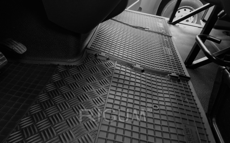 Резиновые коврики подходят для автомобилей Nissan NV400  3m 2010-