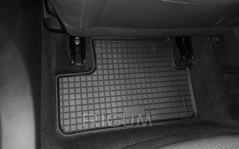 Rubber mats suitable for RENAULT Megane 2016-