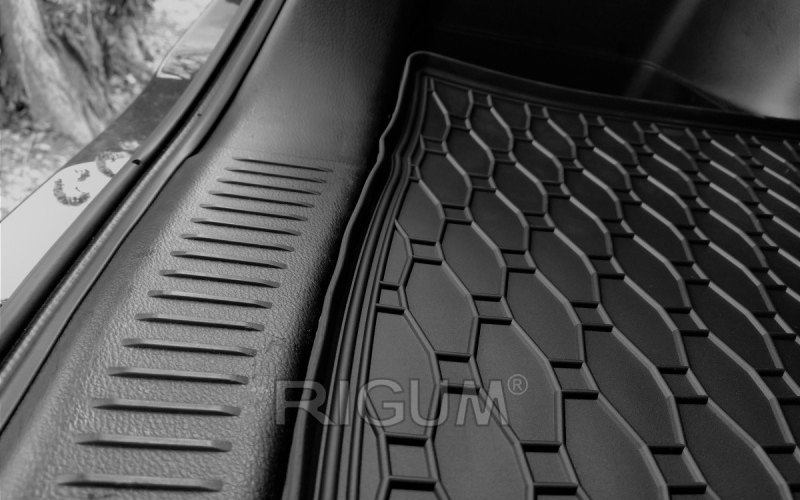 Резиновые коврики подходят для автомобилей  SUZUKI S-Cross Hybrid 2020-