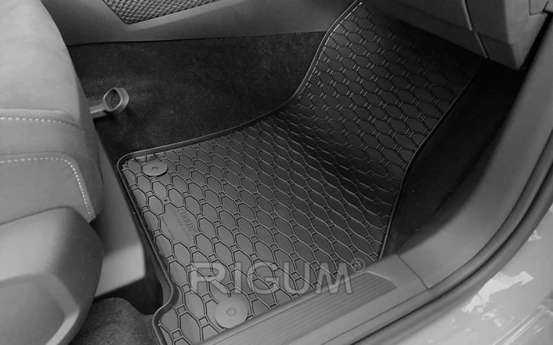 Резиновые коврики подходят для автомобилей Seat Leon eTSI 2020-