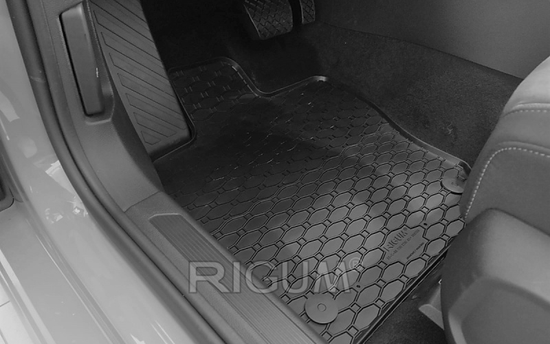 Резиновые коврики подходят для автомобилей VW Golf VIII eTSI Hatchback 2020-