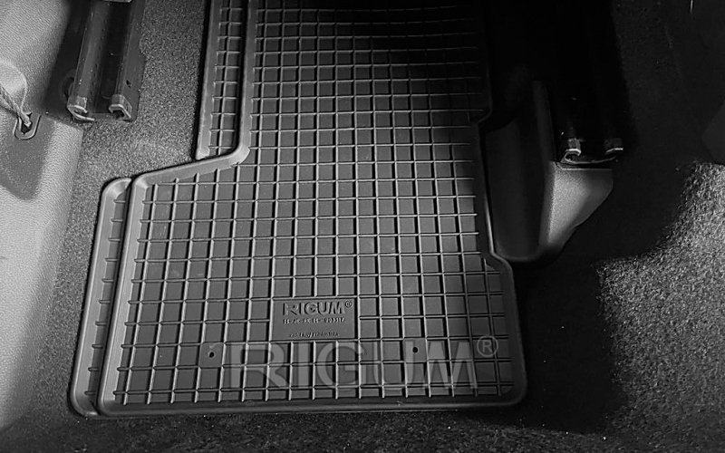 Rubber mats suitable for JEEP Renegade 2014-