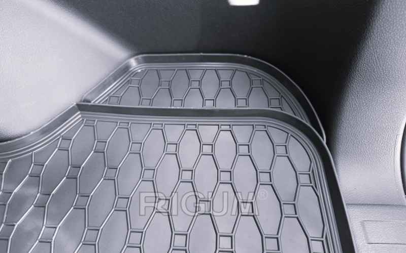 Резиновые коврики подходят для автомобилей TOYOTA Land Cruiser 150 5мест 2018-