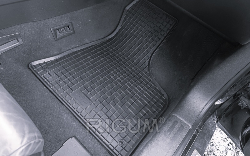 Резиновые коврики подходят для автомобилей AUDI A3/Sportback 2004-
